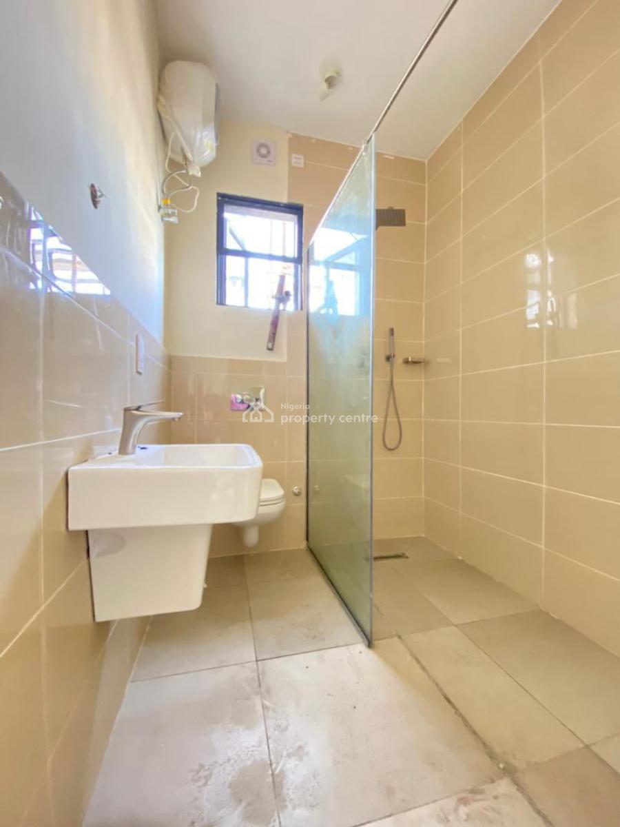 Lovely 3 Bedroom Apartment Within a Serene Environment, Lekki Phase 1, Lekki, Lagos, Flat / Apartment for Sale