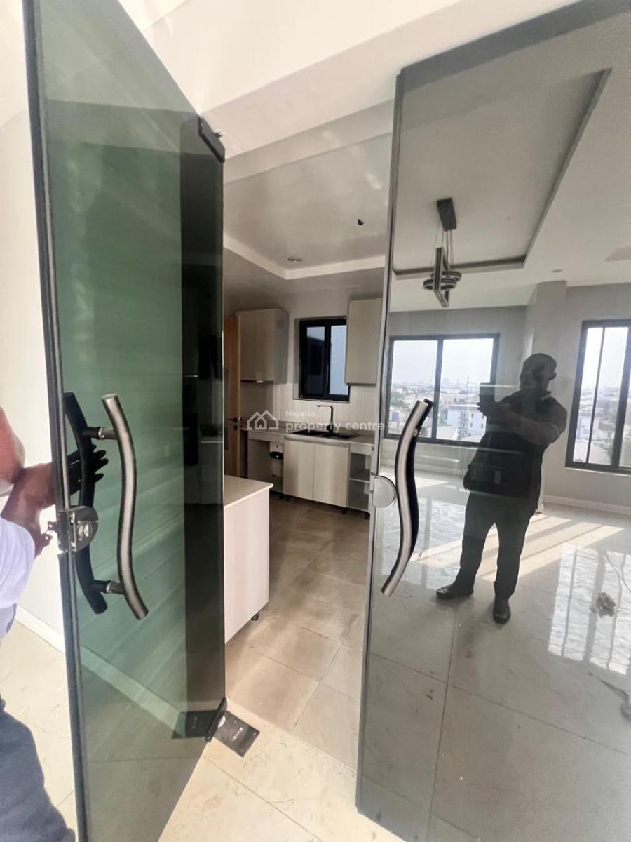 4 Bedroom Maisonette with Swimming Pool and Gym, Lekki Phase 1, Lekki, Lagos, Flat / Apartment for Rent