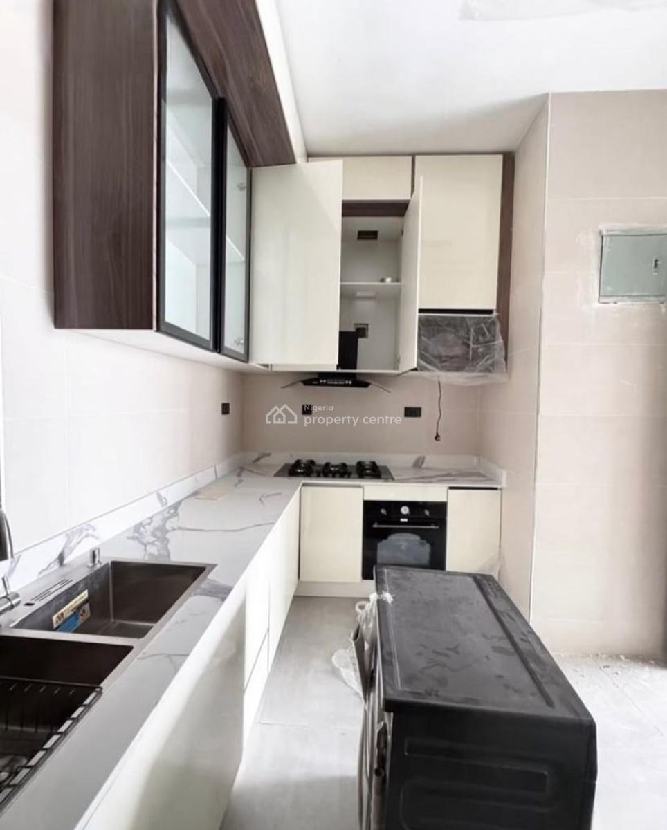 3 Bedroom Apartment with Swimming Pool, Lekki Phase 1, Lekki, Lagos, Flat / Apartment for Rent