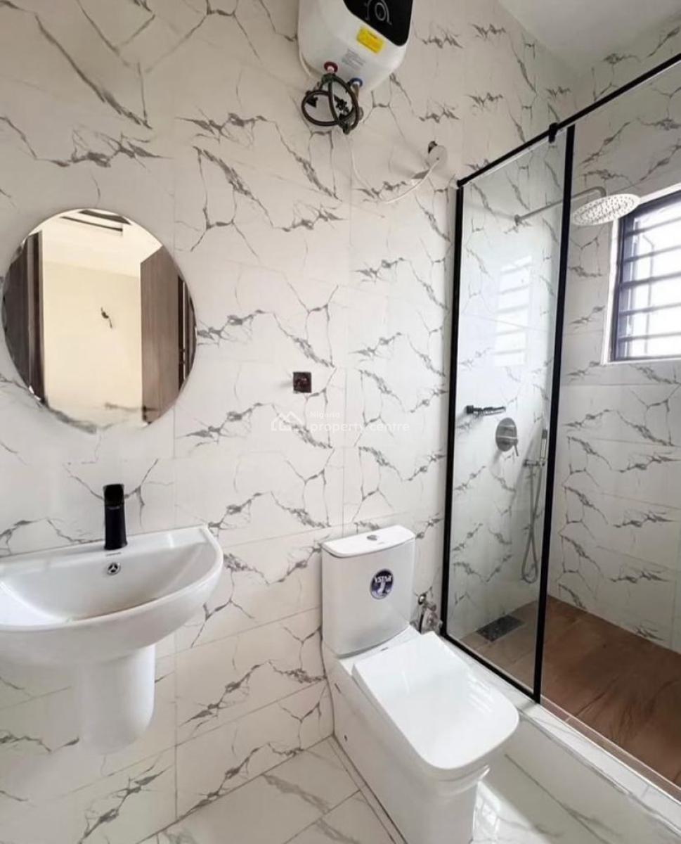 3 Bedroom Apartment with Swimming Pool, Lekki Phase 1, Lekki, Lagos, Flat / Apartment for Rent