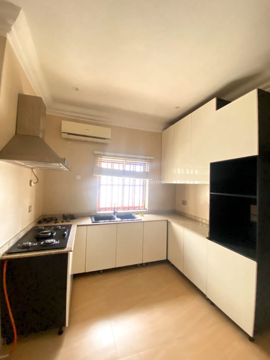Classic 3 Bedroom Apartment in a Secure Estate, Ikoyi, Lagos, Flat / Apartment for Rent
