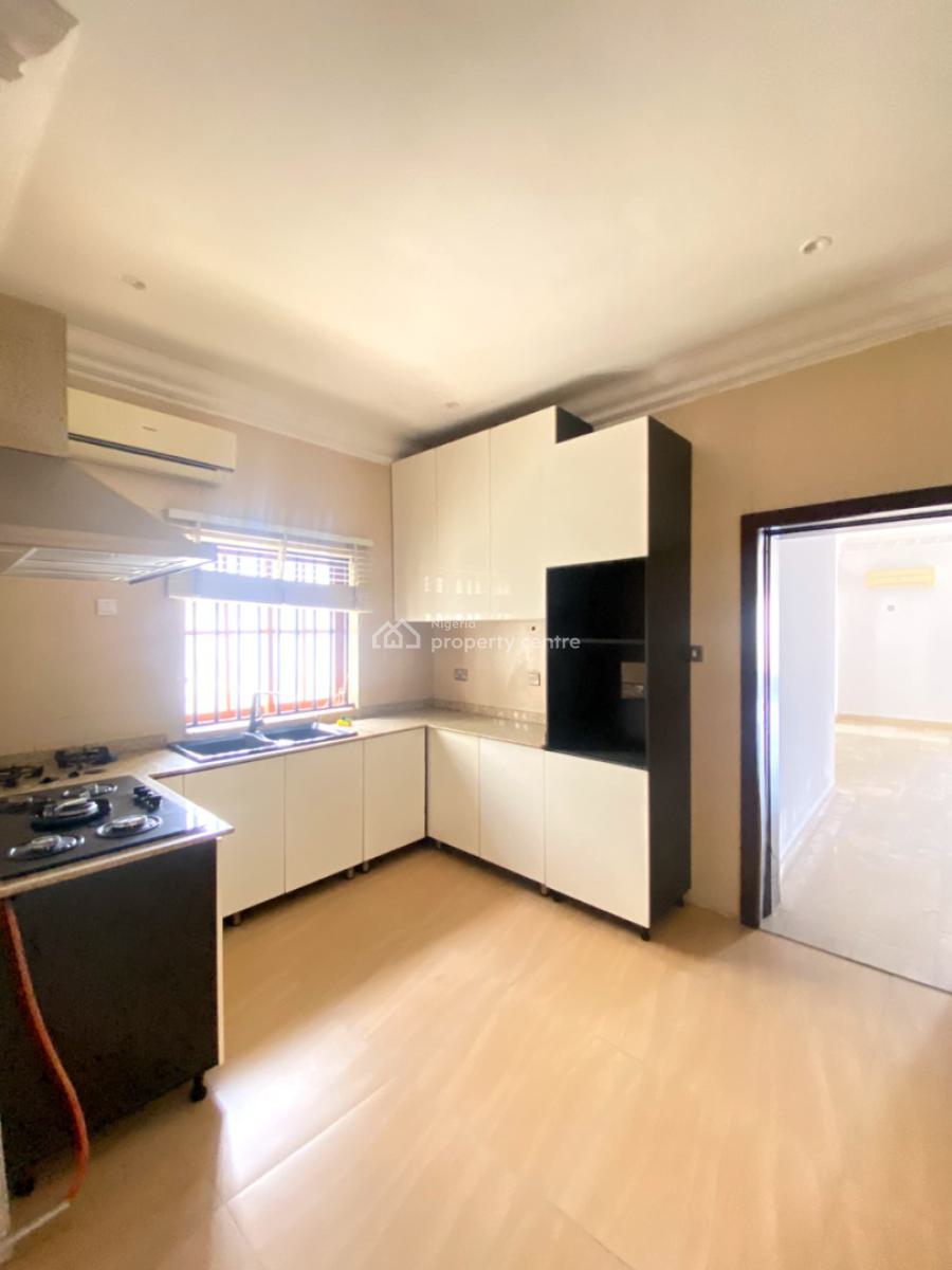 Classic 3 Bedroom Apartment in a Secure Estate, Ikoyi, Lagos, Flat / Apartment for Rent