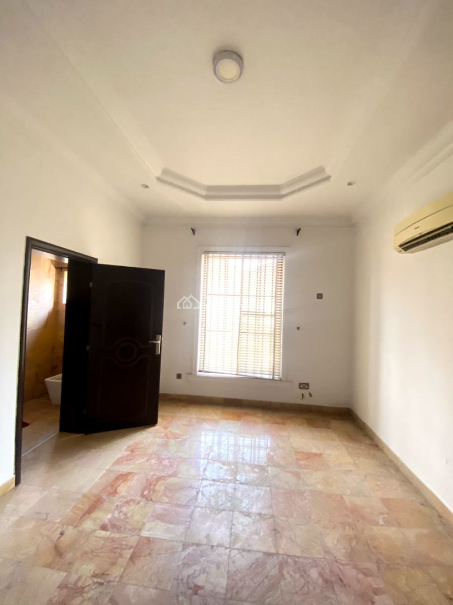 Classic 3 Bedroom Apartment in a Secure Estate, Ikoyi, Lagos, Flat / Apartment for Rent