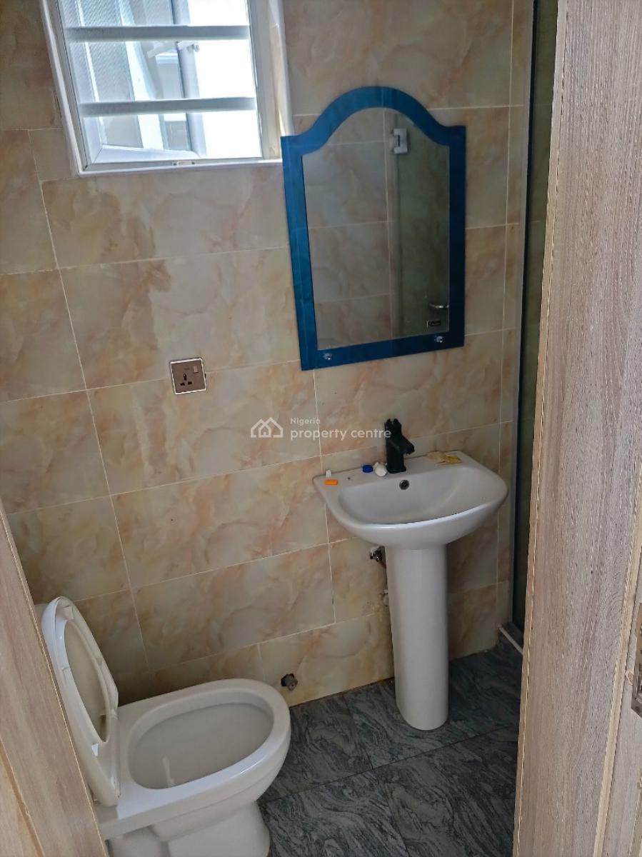 Spacious Single Room Upstairs with, Orchid Road By The Roundabout, Lekki, Lagos, Flat / Apartment for Rent