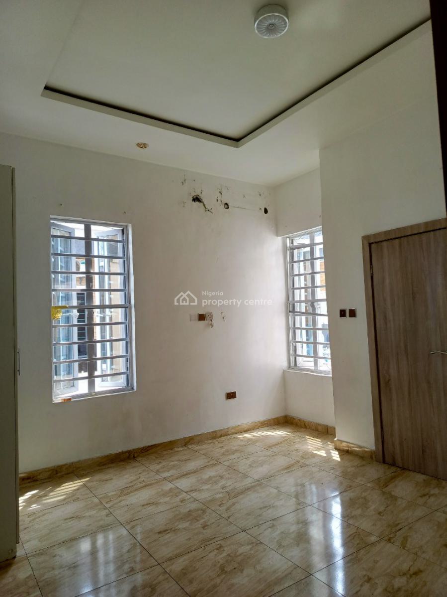 Spacious Single Room Upstairs with, Orchid Road By The Roundabout, Lekki, Lagos, Flat / Apartment for Rent