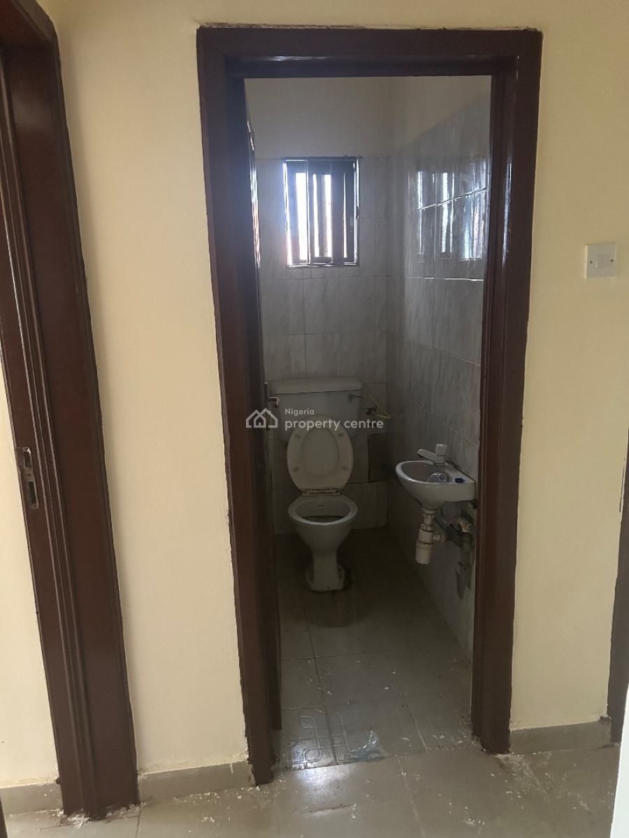 3-bedroom Upstairs Federal Peace Estate, Isheri Olofin (lagos), Bloc 3 Plot 4 Federal Peace Estate Isheri Olofin Lagos., Isheri Olofin, Alimosho, Lagos, Flat / Apartment for Rent