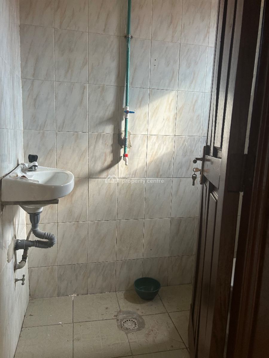 3-bedroom Upstairs Federal Peace Estate, Isheri Olofin (lagos), Bloc 3 Plot 4 Federal Peace Estate Isheri Olofin Lagos., Isheri Olofin, Alimosho, Lagos, Flat / Apartment for Rent