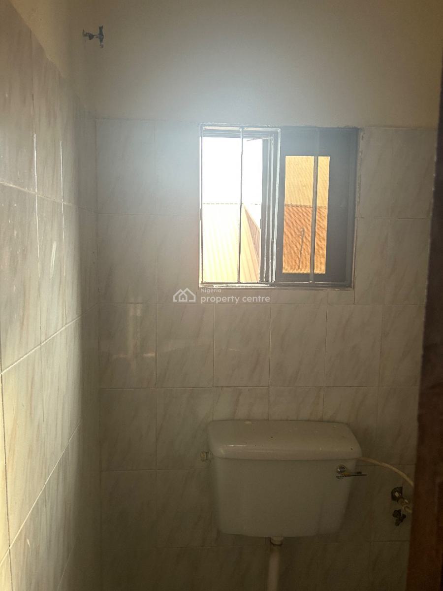 3-bedroom Upstairs Federal Peace Estate, Isheri Olofin (lagos), Bloc 3 Plot 4 Federal Peace Estate Isheri Olofin Lagos., Isheri Olofin, Alimosho, Lagos, Flat / Apartment for Rent