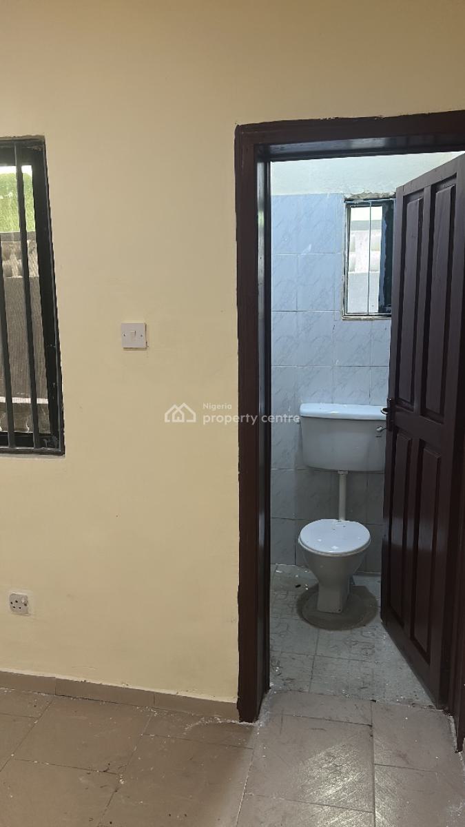 3-bedroom Flat  (downstairs) -- Federal Peace Estate, Isheri Olofin, Block 3 Plot 4 Federal Peace Estate Isheri Olofin Lagos., Isheri Olofin, Alimosho, Lagos, Flat / Apartment for Rent