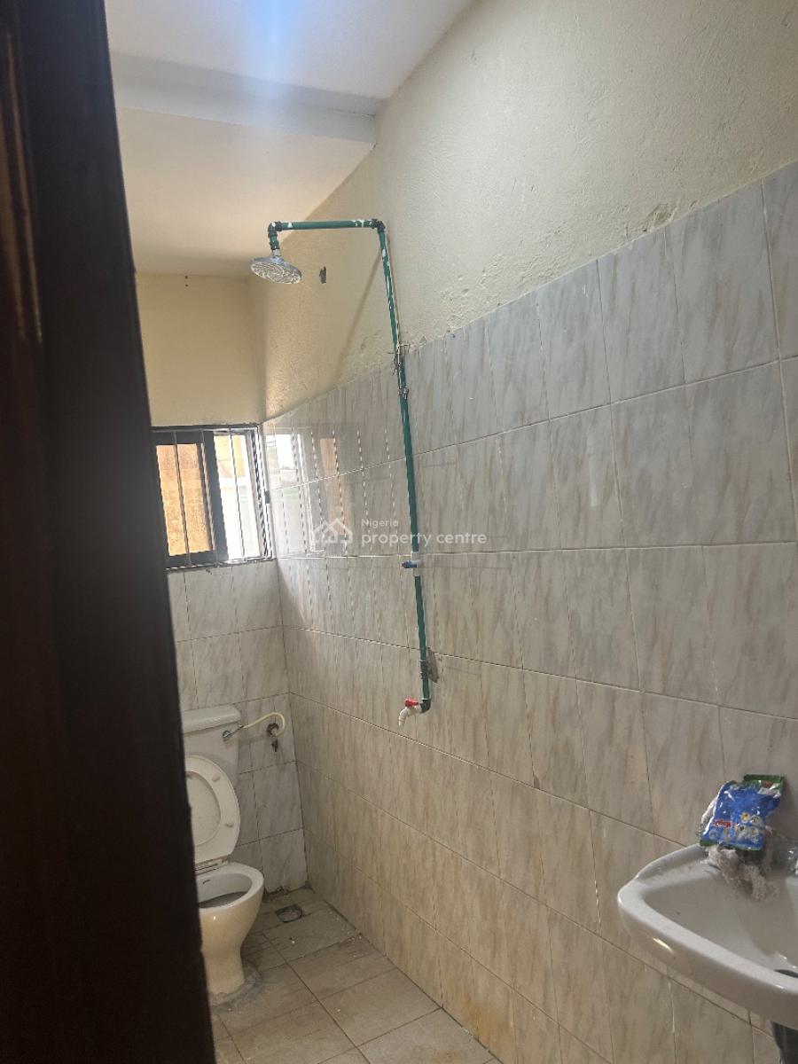 3-bedroom Flat  (downstairs) -- Federal Peace Estate, Isheri Olofin, Block 3 Plot 4 Federal Peace Estate Isheri Olofin Lagos., Isheri Olofin, Alimosho, Lagos, Flat / Apartment for Rent