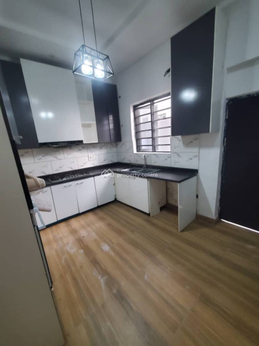 Converted Mini Flat with Full Kitchen, Orchid Road, Lekki, Lagos, Flat / Apartment for Rent