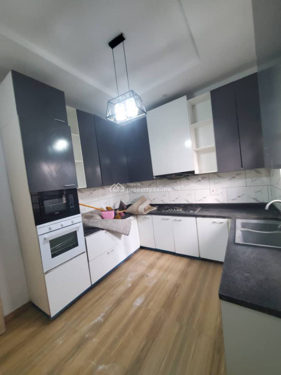 Converted Mini Flat with Full Kitchen, Orchid Road, Lekki, Lagos, Flat / Apartment for Rent