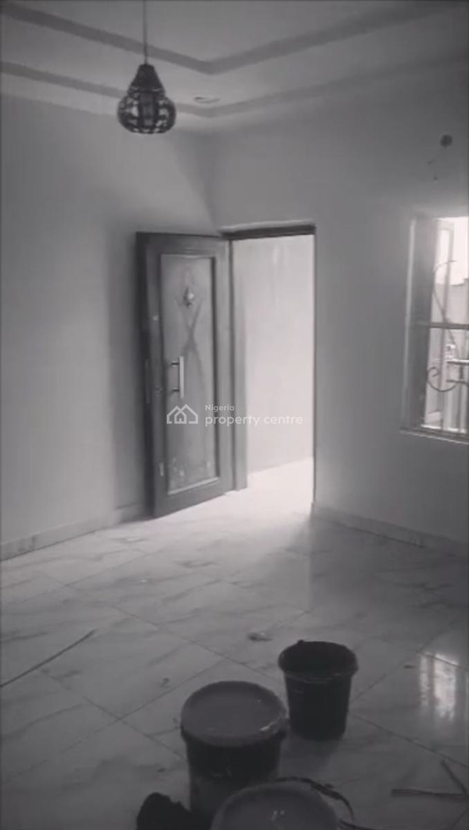 Sharp 2 Bedroom Apartment Upstairs, Orchid Road, Lekki, Lekki, Lagos, Flat / Apartment for Rent