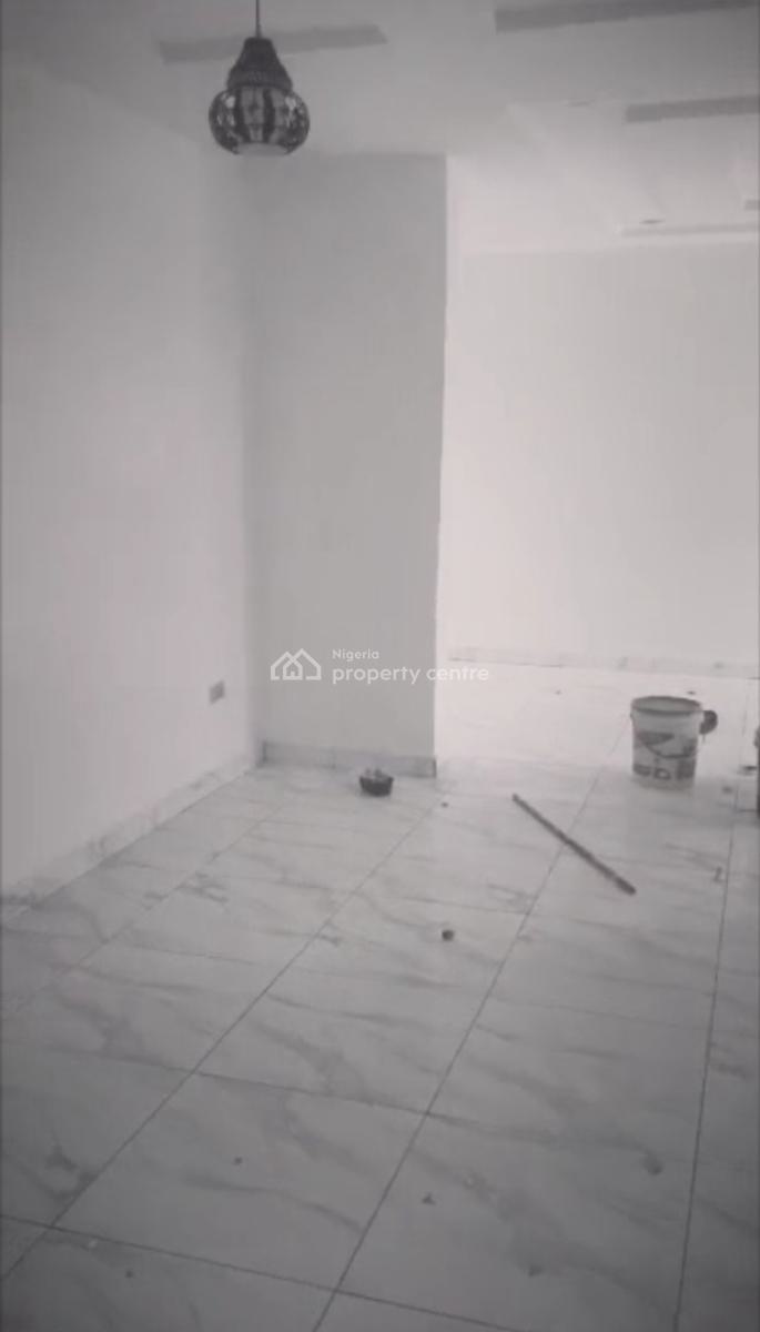 Sharp 2 Bedroom Apartment Upstairs, Orchid Road, Lekki, Lekki, Lagos, Flat / Apartment for Rent