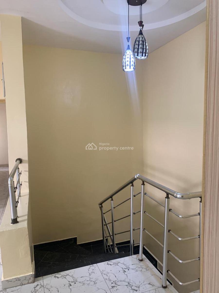 Well Renovated 4 Bedroom Duplex with Bq, Ikota Villa, Lekki, Lagos, Semi-detached Duplex for Rent