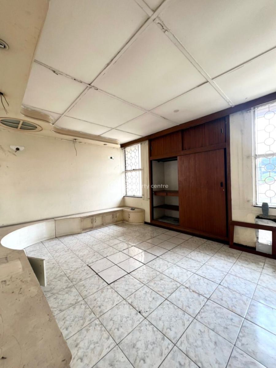 Classic 4 Bedroom Fully Detached Duplex with 3bqs in a Secure Estate, Ikoyi, Lagos, Detached Duplex for Rent