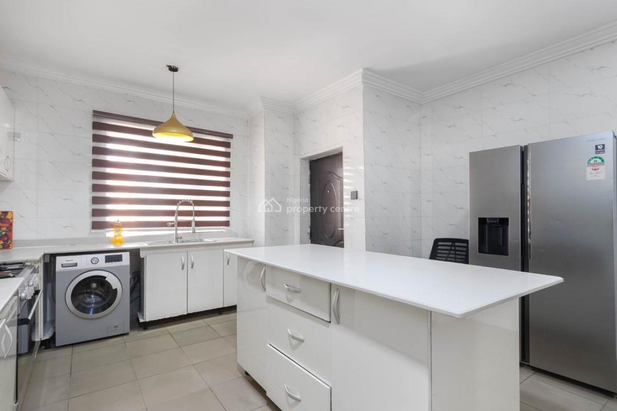 Waterfront 4 Bedroom Apartment with Top Notch Amenities Available., Lekki Phase 1, Lekki, Lagos, House Short Let