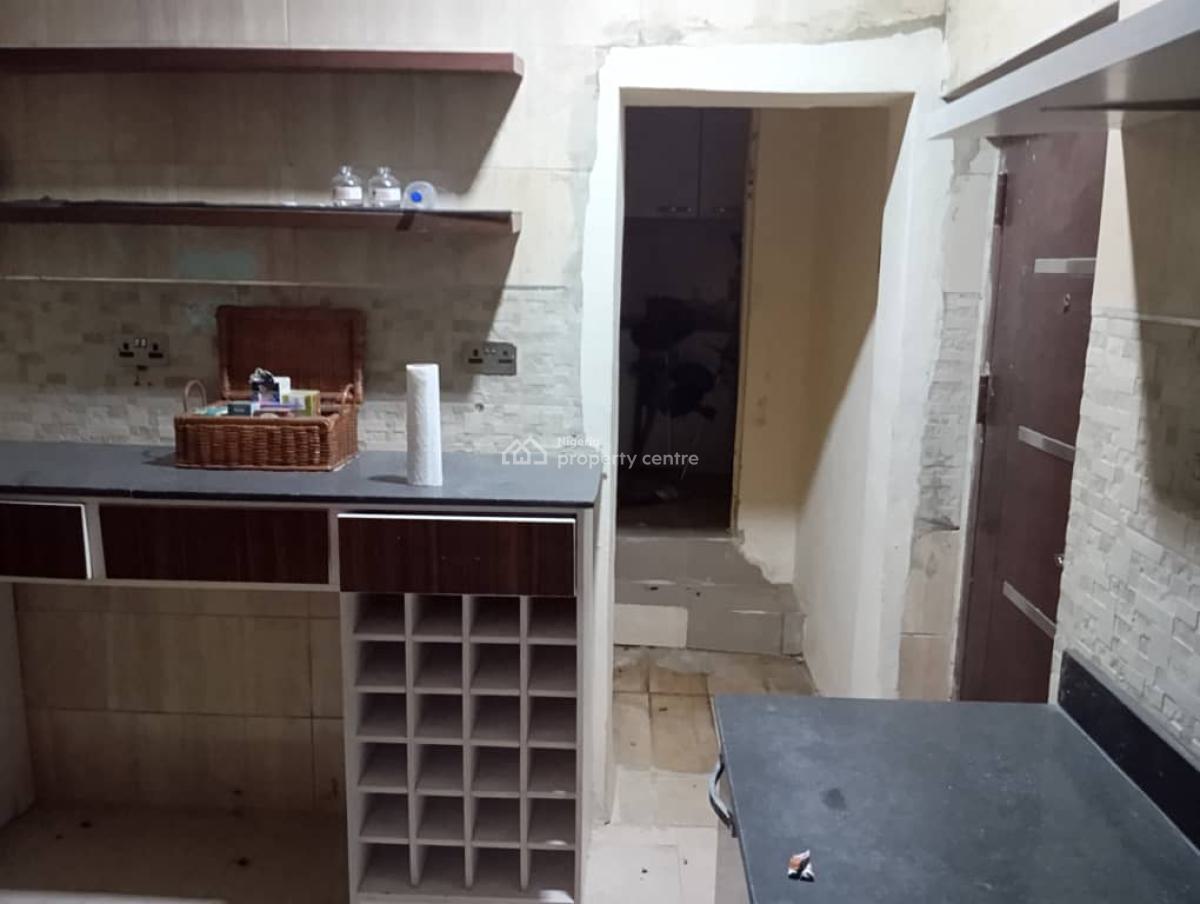 a Well Built Up 4bedroom Semi Detached House, Off Admiralty Way, Lekki Phase 1, Lekki, Lagos, Semi-detached Duplex for Rent
