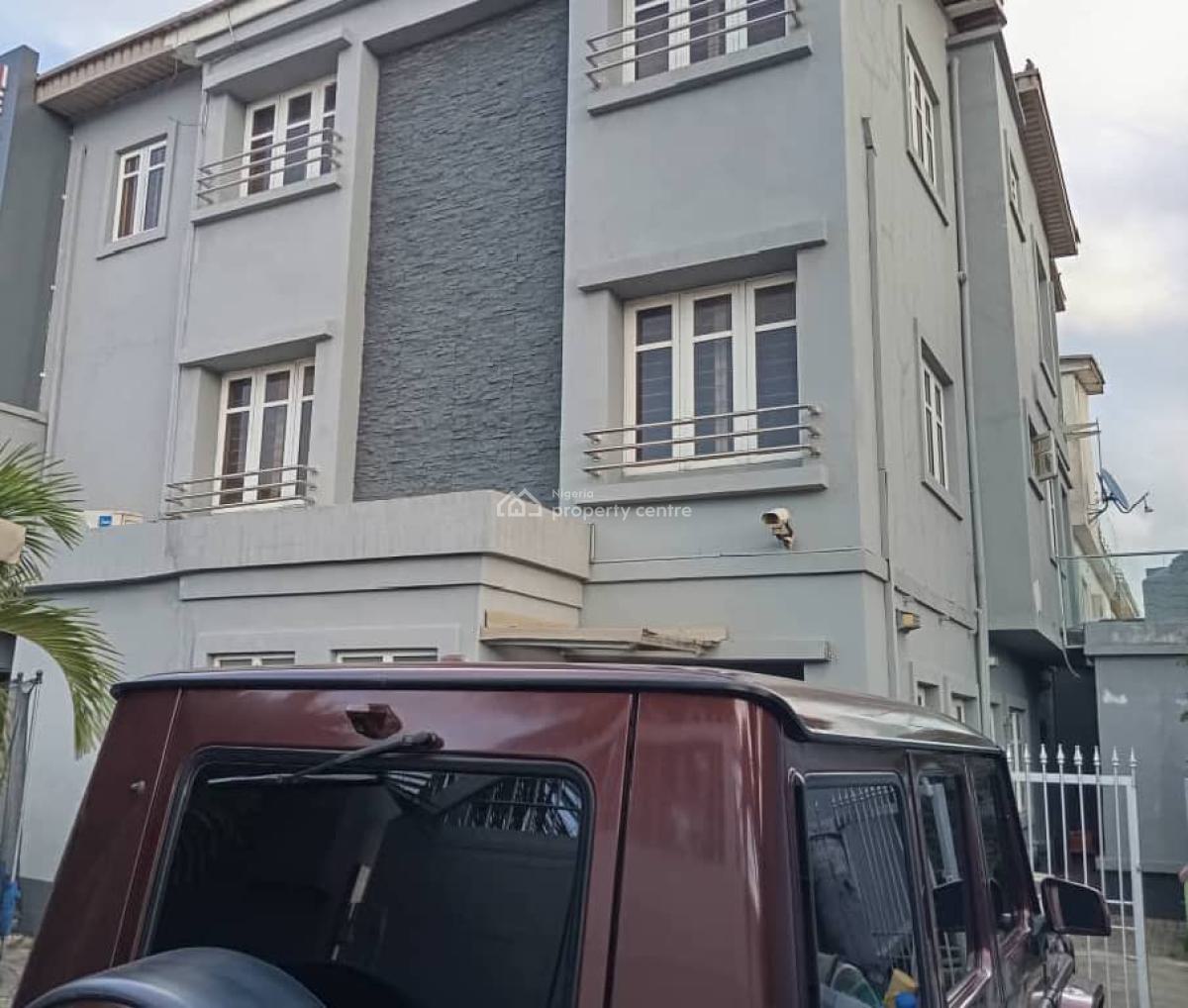 a Well Built Up 4bedroom Semi Detached House, Off Admiralty Way, Lekki Phase 1, Lekki, Lagos, Semi-detached Duplex for Rent
