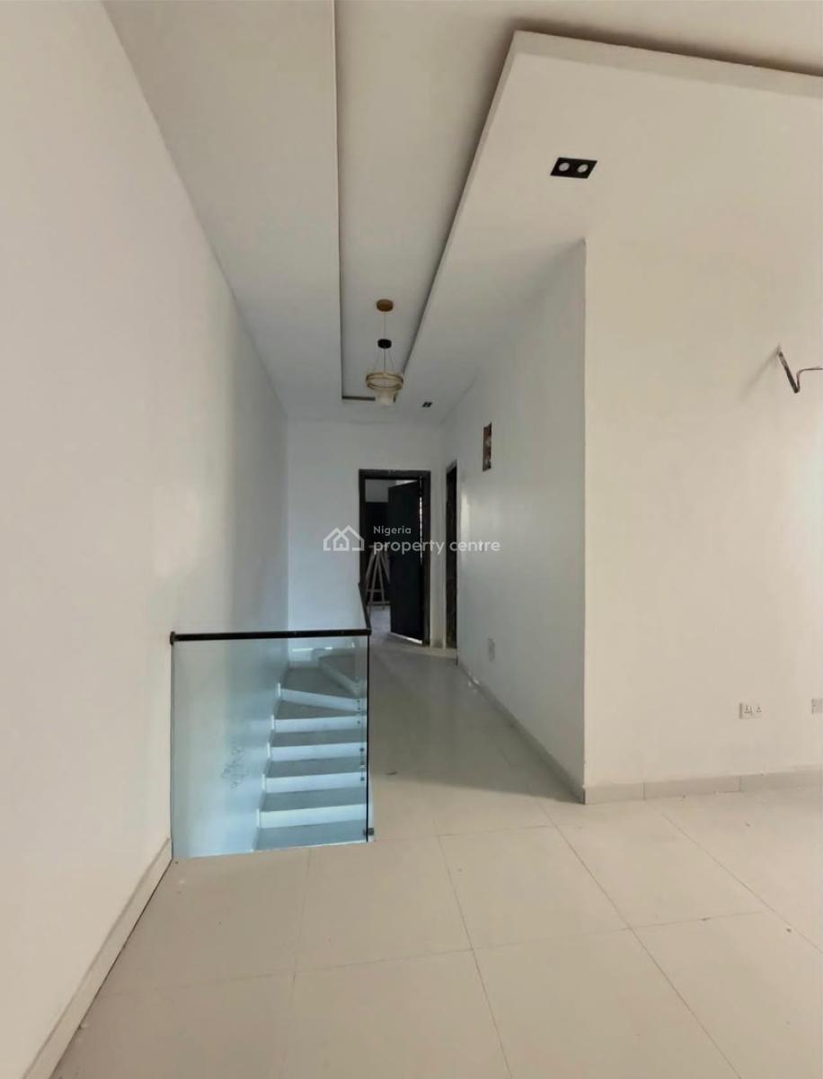 Distress 4 Bedroom Semi Detached Duplex, Ikota Gra, Ikota, Lekki, Lagos, Semi-detached Duplex for Sale