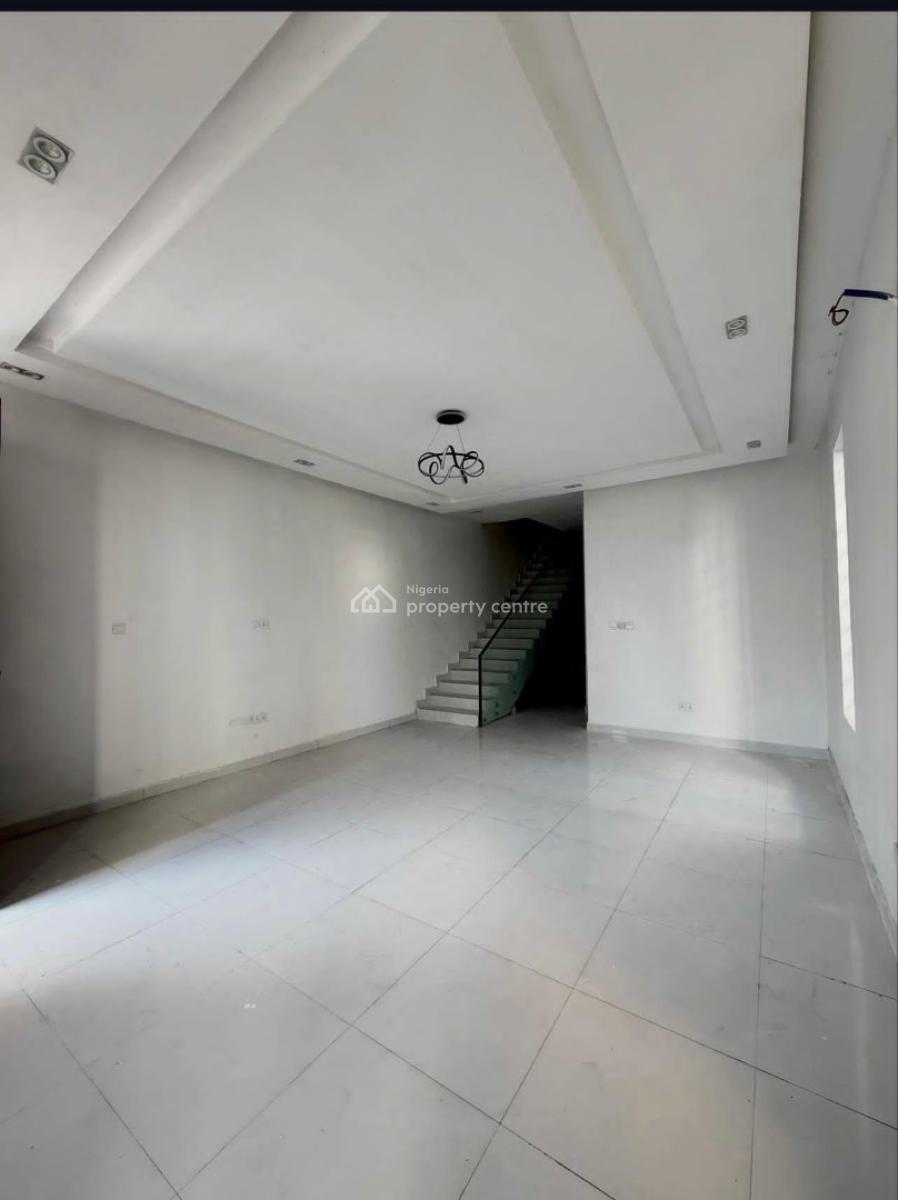 Distress 4 Bedroom Semi Detached Duplex, Ikota Gra, Ikota, Lekki, Lagos, Semi-detached Duplex for Sale