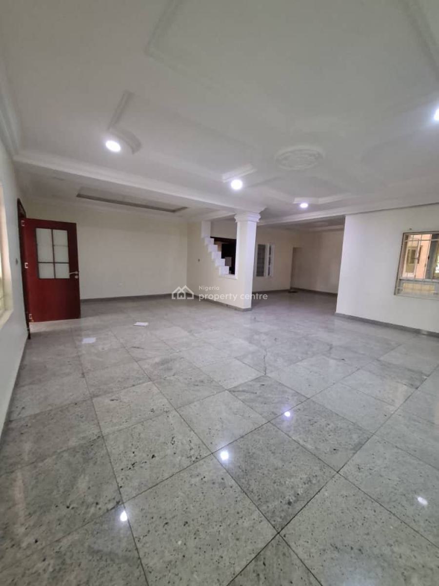 Luxury 3 Bedroom Apartment with a Bq, Guzape District, Abuja, Flat / Apartment for Rent