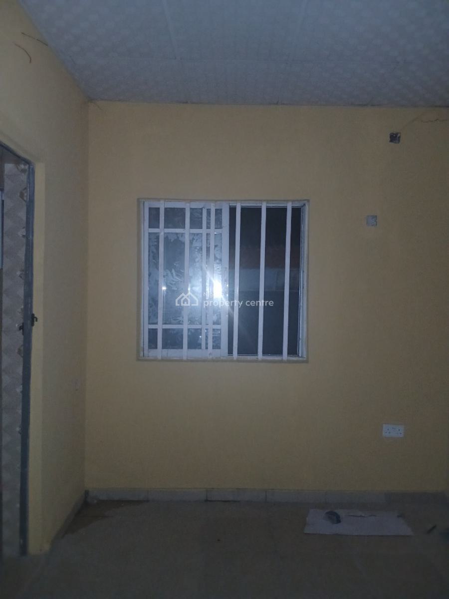 New Fine Selfcon, Yaba, Lagos, Self Contain (single Rooms) for Rent