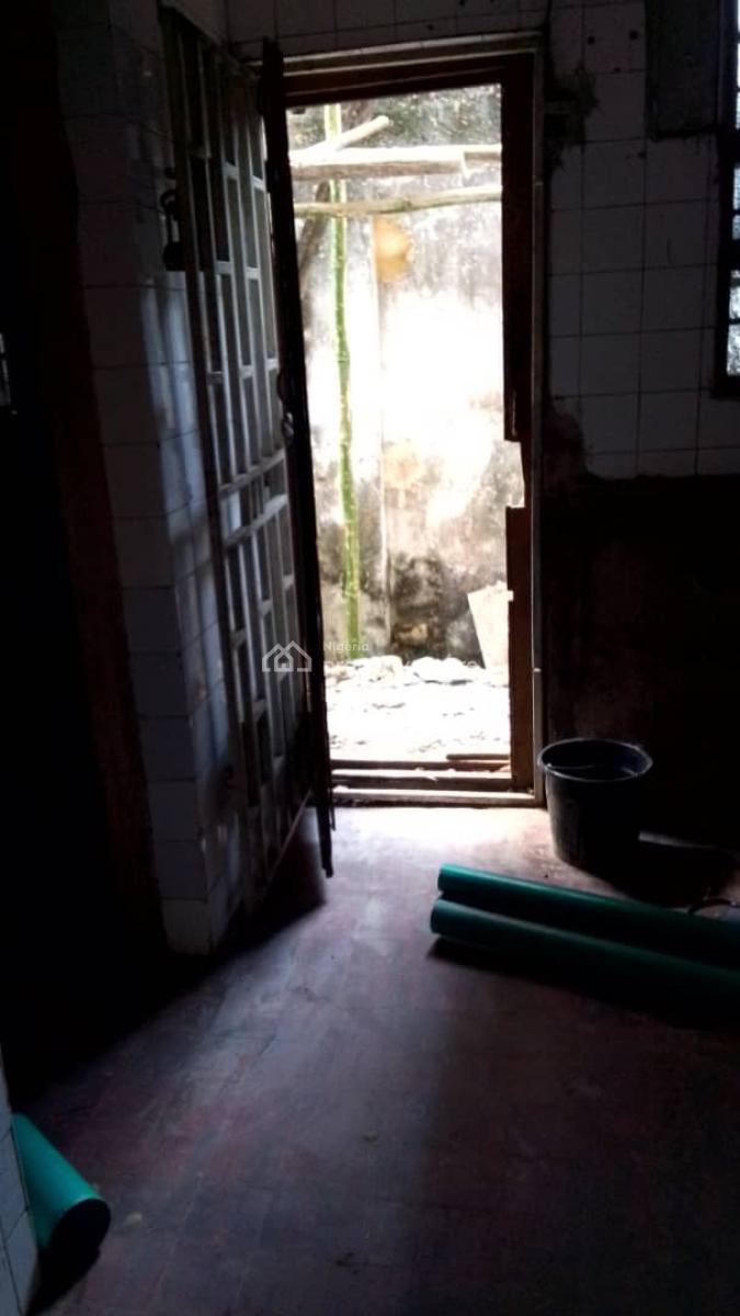 Decent 5 Bedroom Semi Detached Duplex., Off Adegoke, Surulere, Lagos, Semi-detached Duplex for Sale