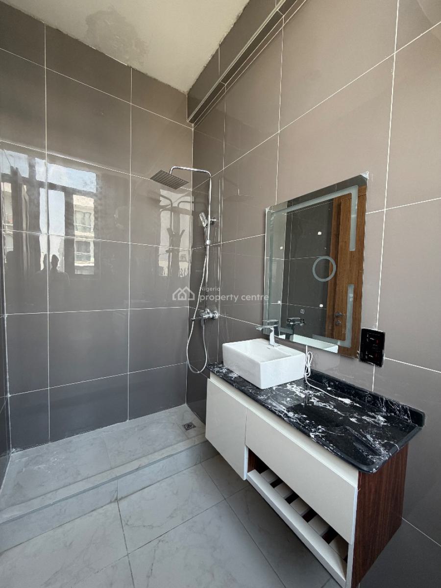 This  Beautiful  2 Bedroom Apartment Is Available, Lekki Phase 1, Lekki, Lagos, Flat / Apartment for Rent