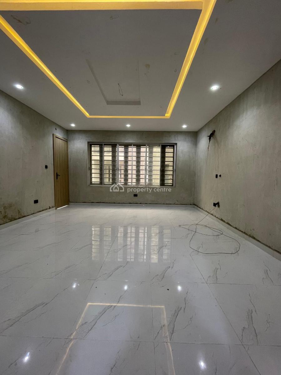 Exquisite 5bedroom Maisonette   with Bq and Study, Lekki Phase 1, Lekki, Lagos, Flat / Apartment for Sale