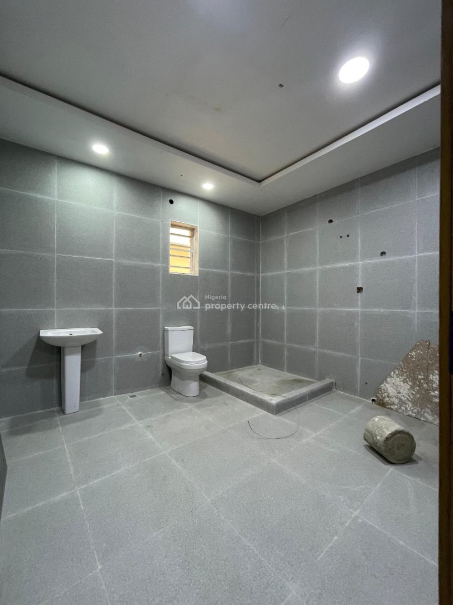 Exquisite 5bedroom Maisonette   with Bq and Study, Lekki Phase 1, Lekki, Lagos, Flat / Apartment for Sale