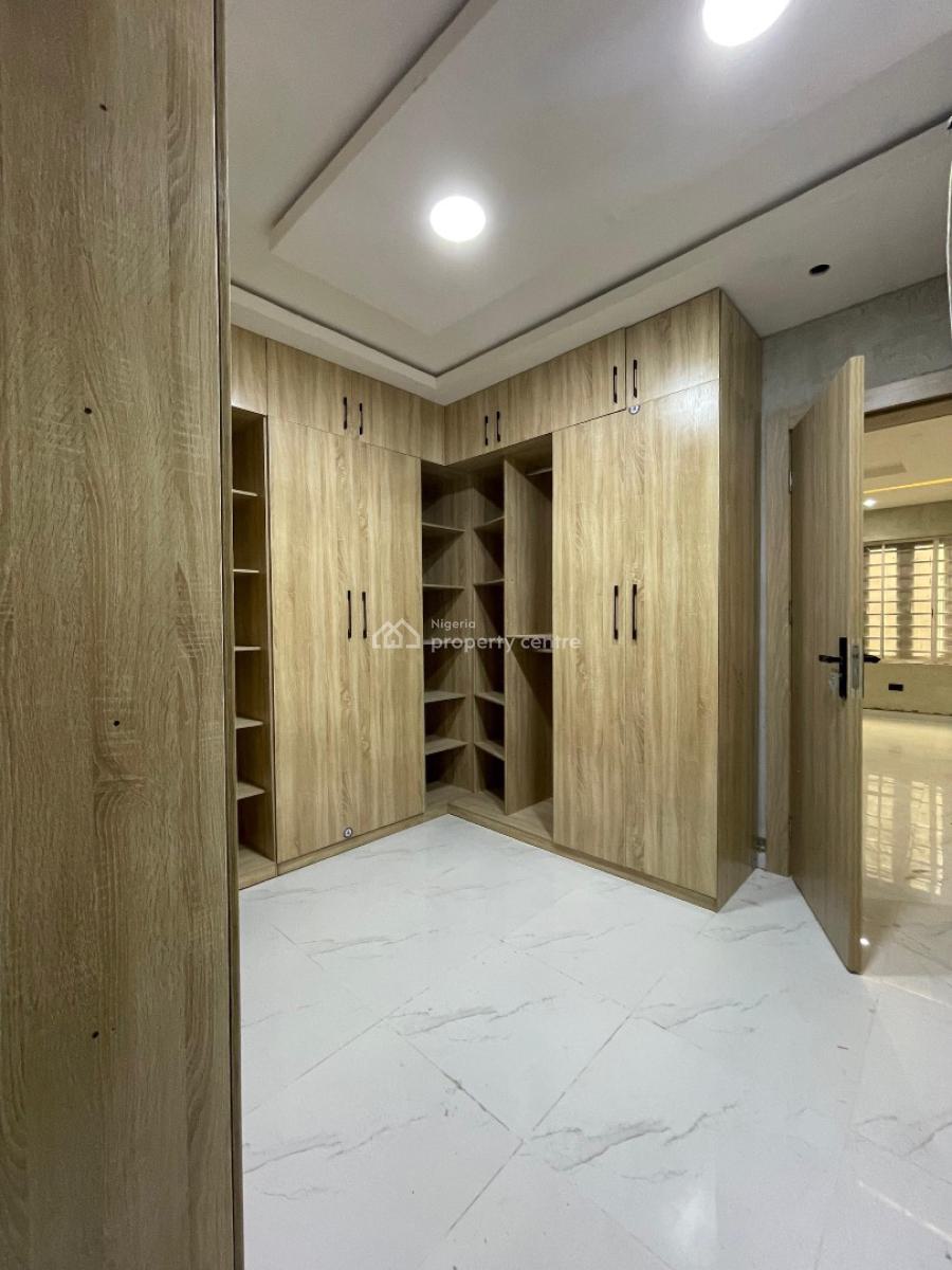 Exquisite 5bedroom Maisonette   with Bq and Study, Lekki Phase 1, Lekki, Lagos, Flat / Apartment for Sale