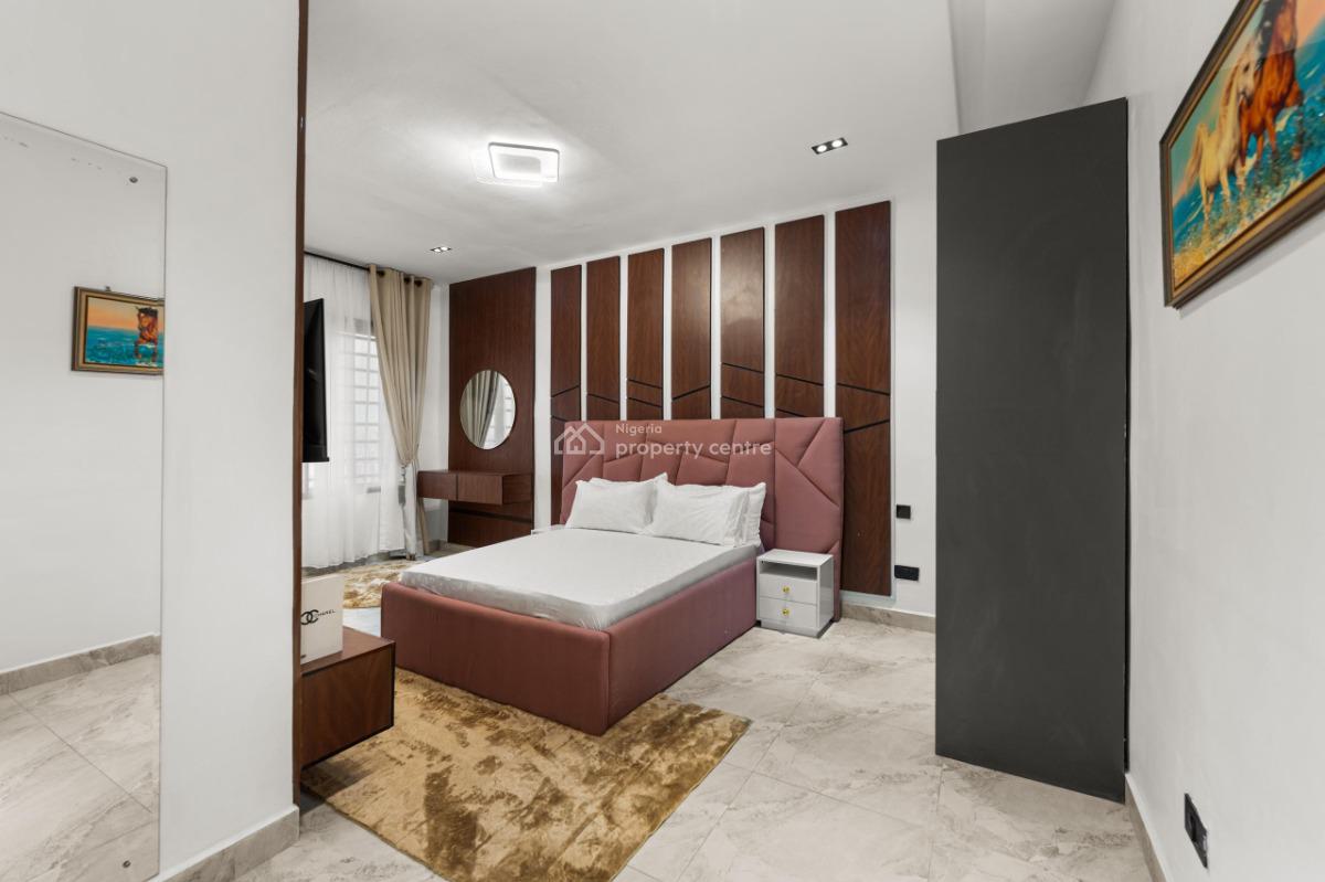 Grandiose 3 Bedroom Apartment W/shades of Deluxe Living, Lekki Phase 1, Lekki, Lagos, Flat / Apartment Short Let