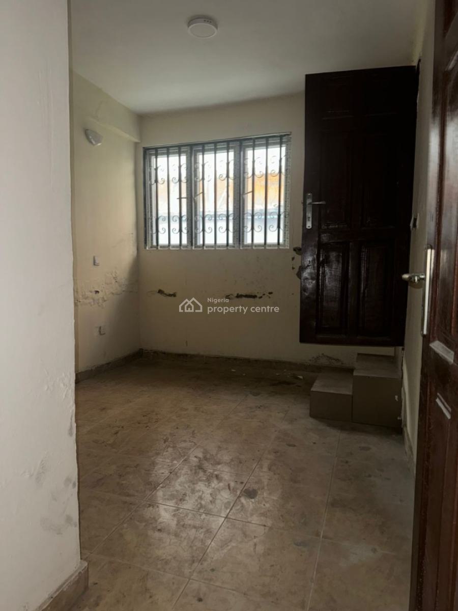 Spacious 3 Bedroom Flat in Serene and Secured Location, Chevron Drive, Lekki, Lekki, Lagos, Flat / Apartment for Rent