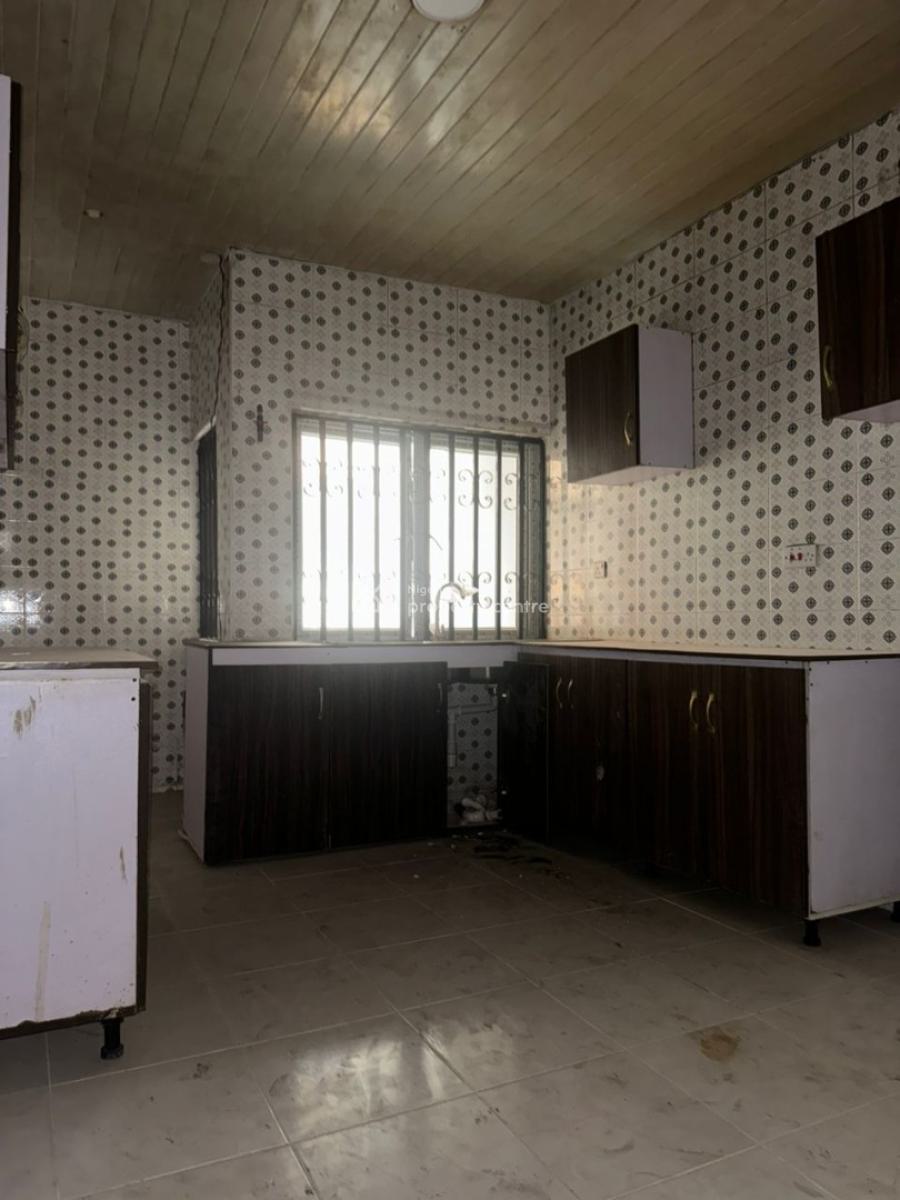 Spacious 3 Bedroom Flat in Serene and Secured Location, Chevron Drive, Lekki, Lekki, Lagos, Flat / Apartment for Rent