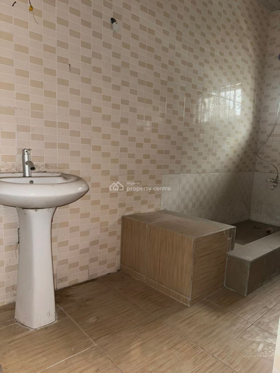 Spacious 3 Bedroom Flat in Serene and Secured Location, Chevron Drive, Lekki, Lekki, Lagos, Flat / Apartment for Rent