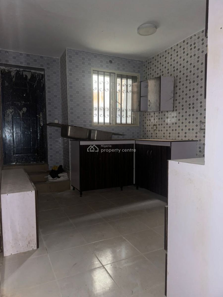 Spacious 3 Bedroom Flat in Serene and Secured Location, Chevron Drive, Lekki, Lekki, Lagos, Flat / Apartment for Rent