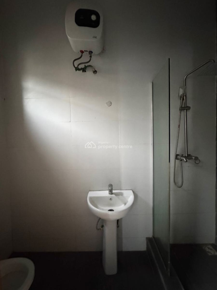 𝐌𝐀𝐈𝐍𝐓𝐀𝐈𝐍𝐄𝐃 4 𝐁𝐄𝐃𝐑𝐎𝐎𝐌 𝐓𝐄𝐑𝐑𝐀𝐂𝐄 𝐃𝐔𝐏𝐋𝐄𝐗, Osapa, Lekki, Osapa, Lekki, Lagos, Terraced Duplex for Rent