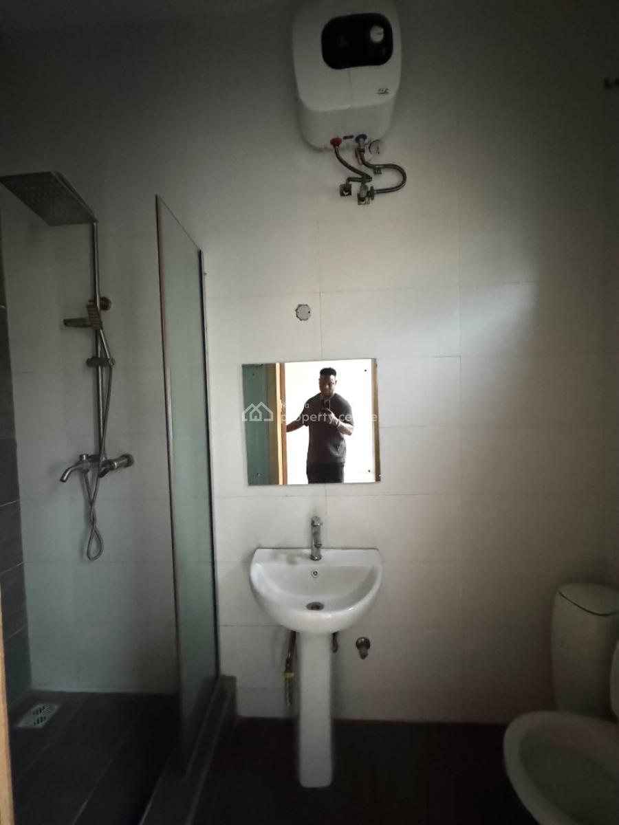 𝐌𝐀𝐈𝐍𝐓𝐀𝐈𝐍𝐄𝐃 4 𝐁𝐄𝐃𝐑𝐎𝐎𝐌 𝐓𝐄𝐑𝐑𝐀𝐂𝐄 𝐃𝐔𝐏𝐋𝐄𝐗, Osapa, Lekki, Osapa, Lekki, Lagos, Terraced Duplex for Rent