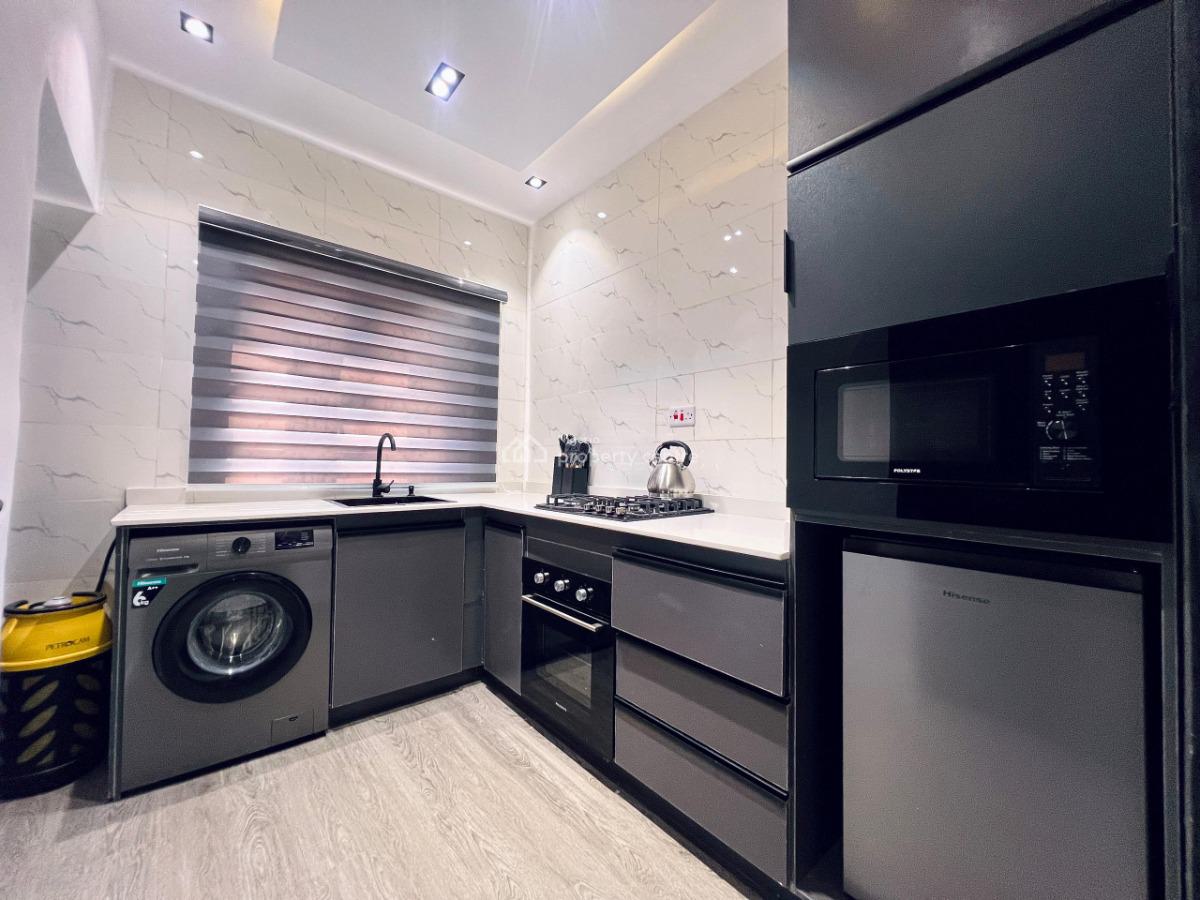 1 Bedroom Apartment with Ps5, Netflix and Soccer Game, Amuwo Odofin, Lagos, Flat / Apartment Short Let