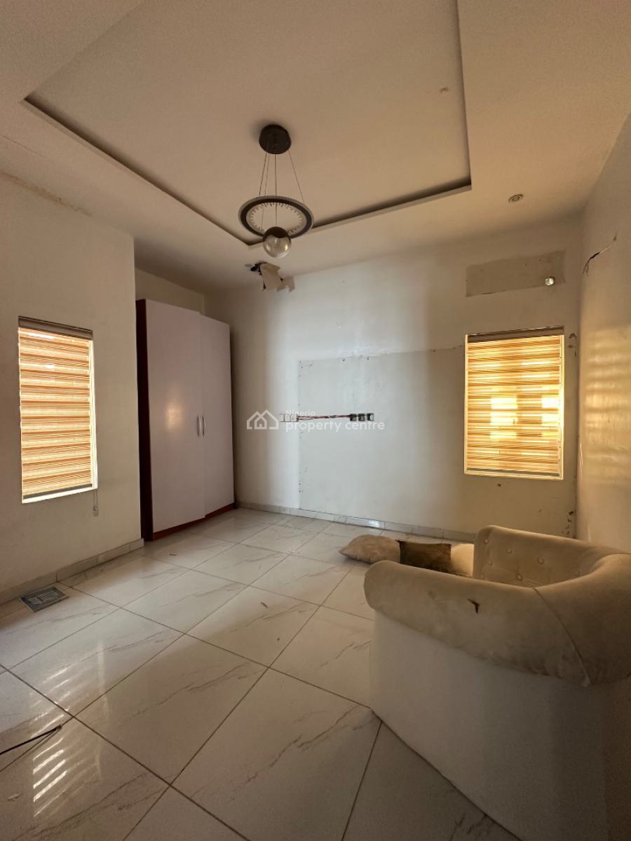𝐌𝐀𝐈𝐍𝐓𝐀𝐈𝐍𝐄𝐃 5 𝐁𝐄𝐃𝐑𝐎𝐎𝐌 𝐒𝐄𝐌𝐈 𝐃𝐄𝐓𝐀𝐂𝐇𝐄𝐃 𝐃𝐔𝐏, Osapa, Lekki, Osapa, Lekki, Lagos, Semi-detached Duplex for Rent