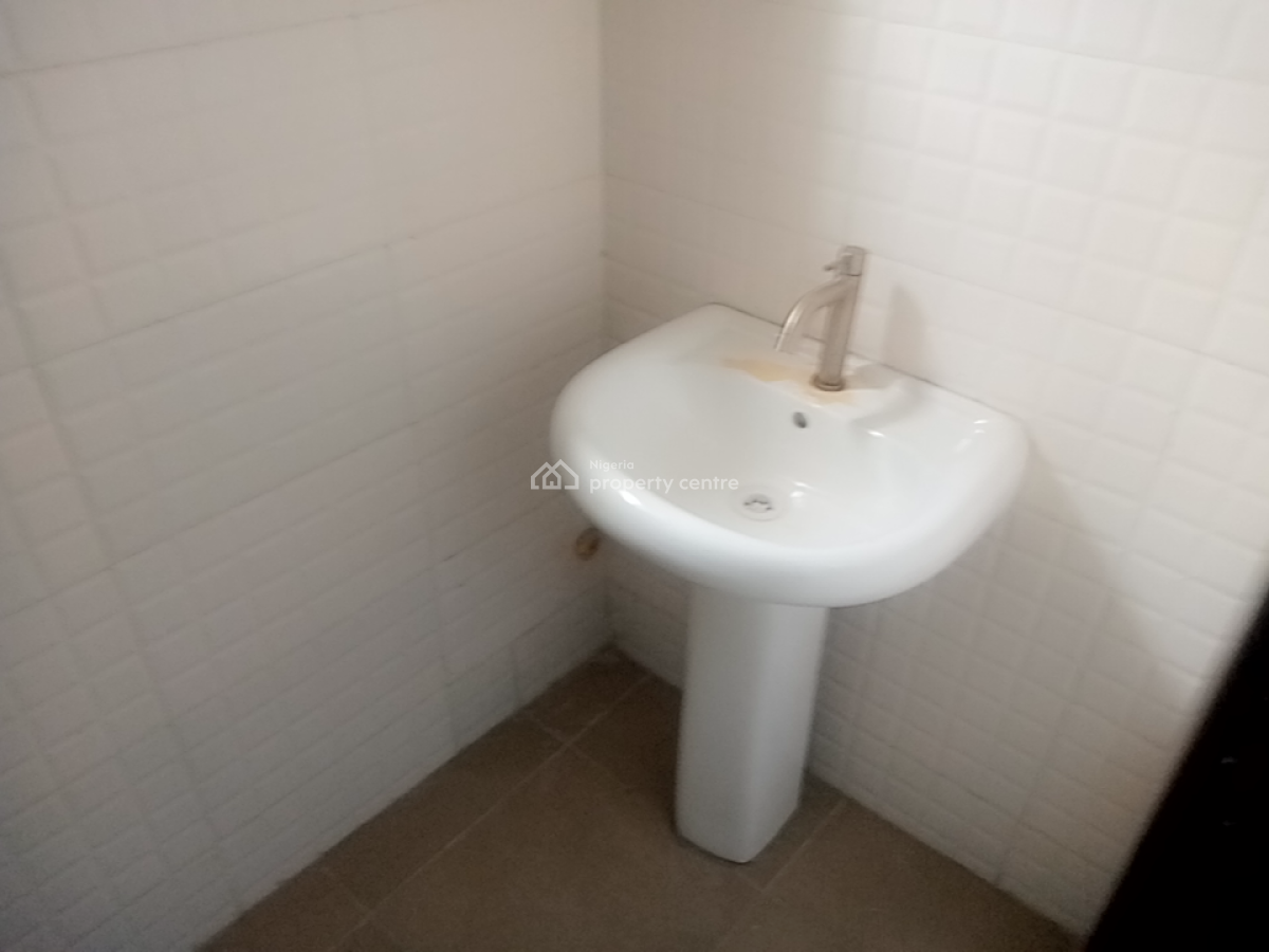 a Neatly and Massively Built 3 Bedroom Flat, Osapa, Lekki, Lagos, Flat / Apartment for Rent