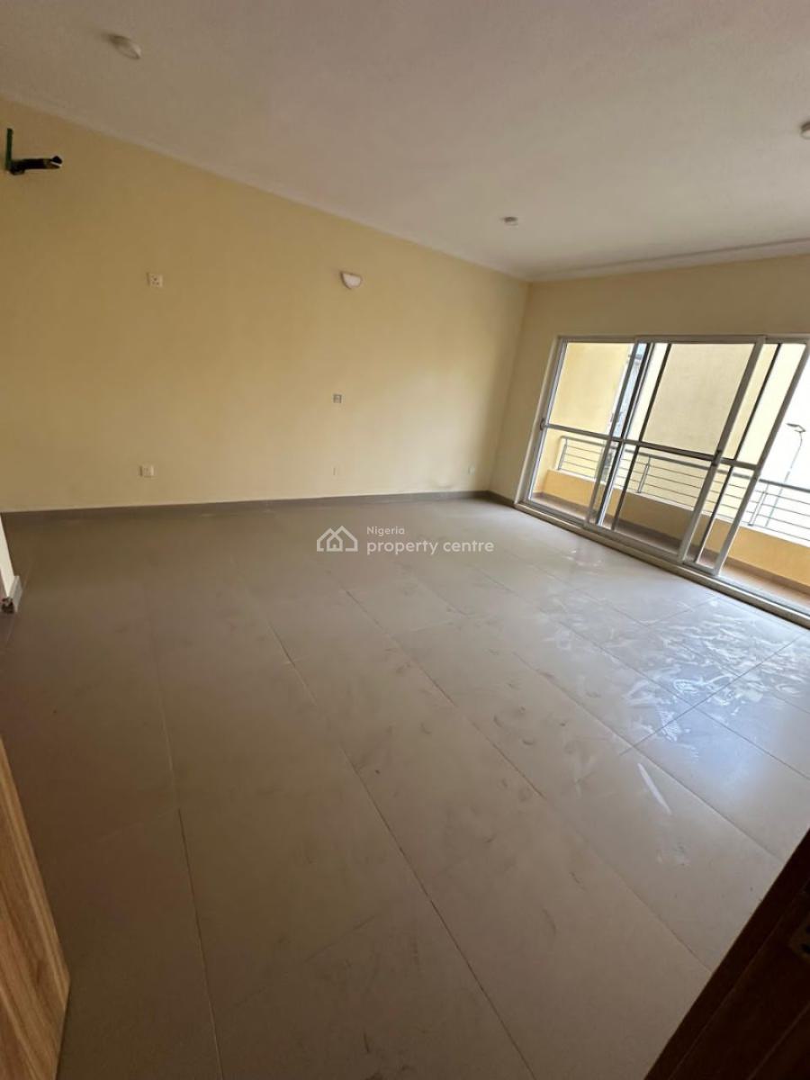 Spacious Master Bedroom, Orchid Road Before Roundabout, Lekki, Lagos, Flat / Apartment for Rent