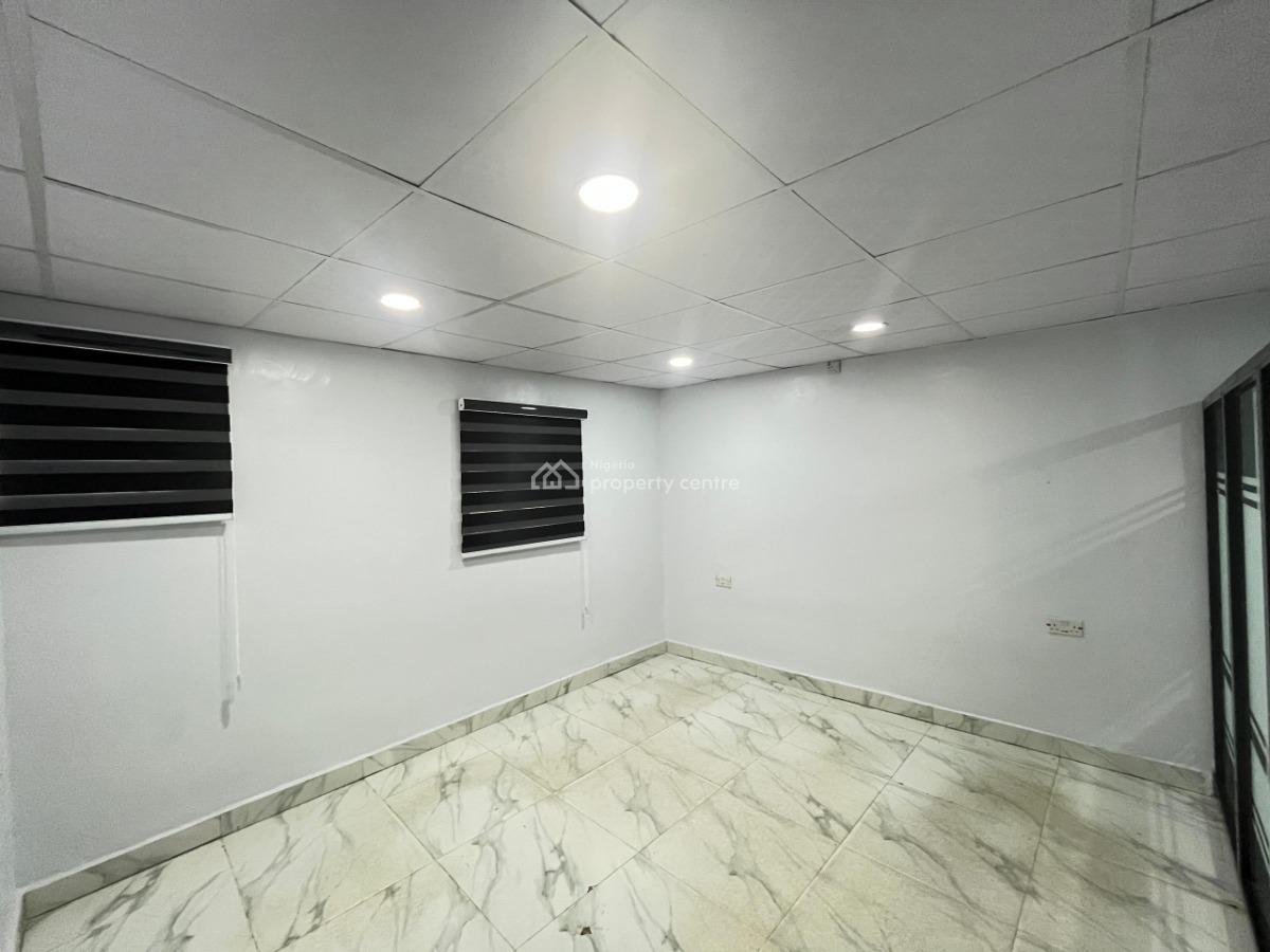 Fully Furnished Work Station, House 54,21 Road Off 2nd Avenue Gwarinpa, Gwarinpa, Abuja, Office Space Short Let