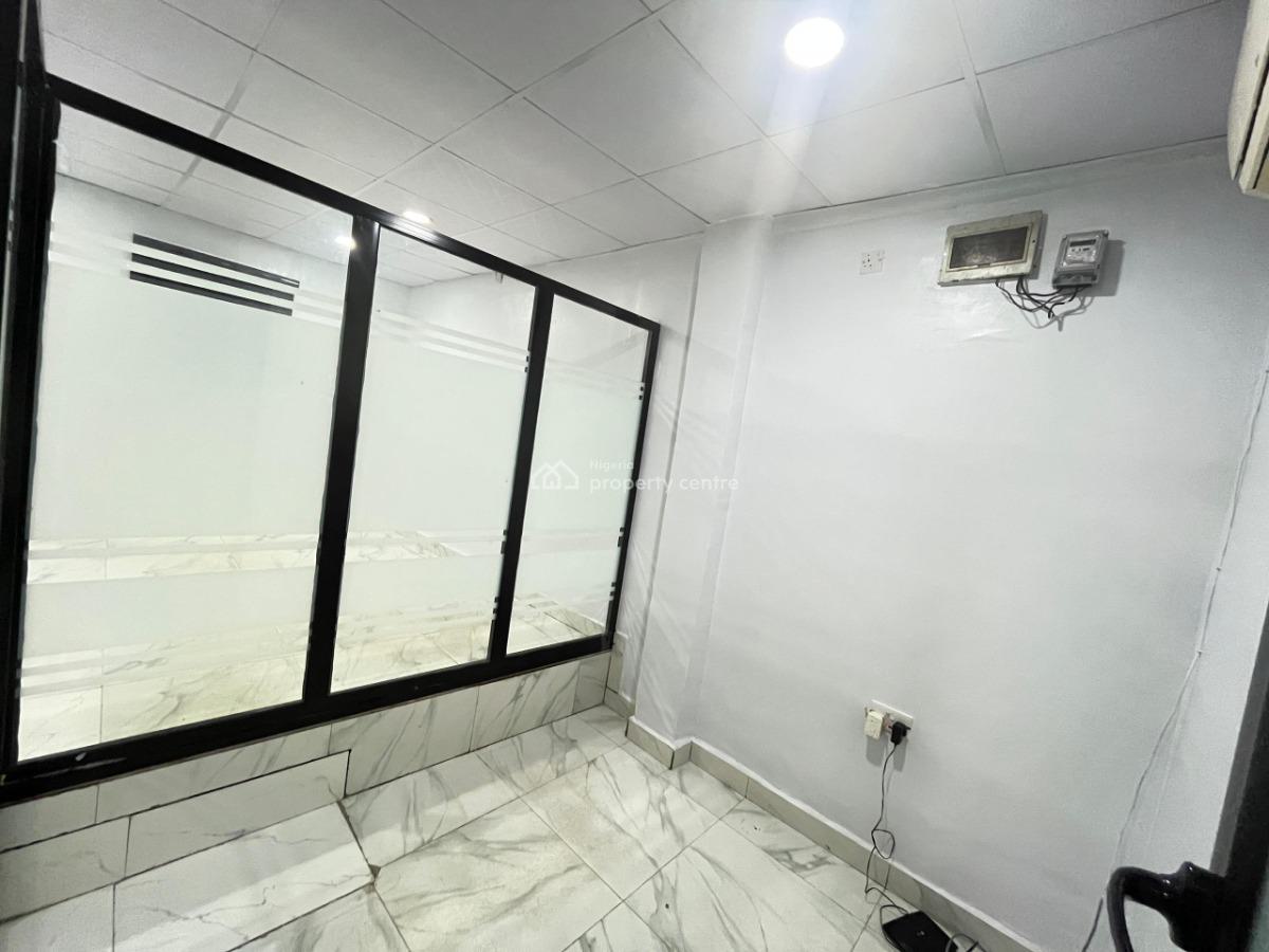 Fully Furnished Work Station, House 54,21 Road Off 2nd Avenue Gwarinpa, Gwarinpa, Abuja, Office Space Short Let