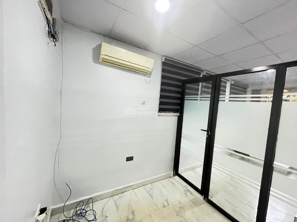 Fully Furnished Work Station, House 54,21 Road Off 2nd Avenue Gwarinpa, Gwarinpa, Abuja, Office Space Short Let