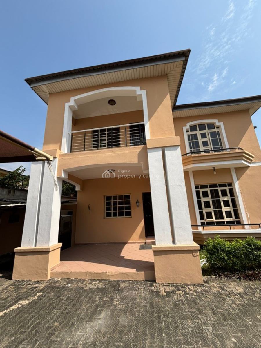 Well-maintained 4-bedroom Duplex with a Massive Compound, Lekki Phase 1, Lekki, Lagos, House for Rent