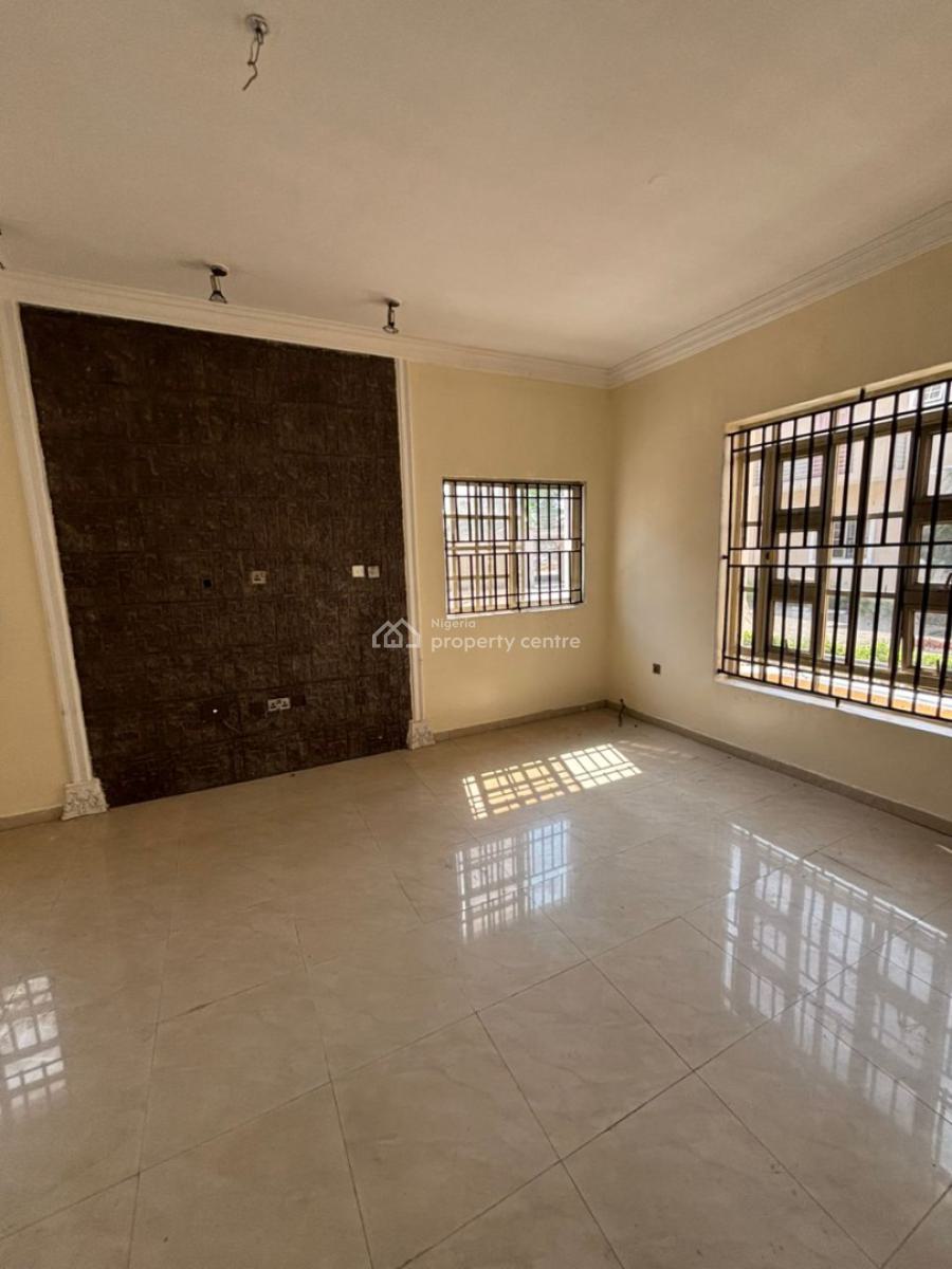 Well-maintained 4-bedroom Duplex with a Massive Compound, Lekki Phase 1, Lekki, Lagos, House for Rent