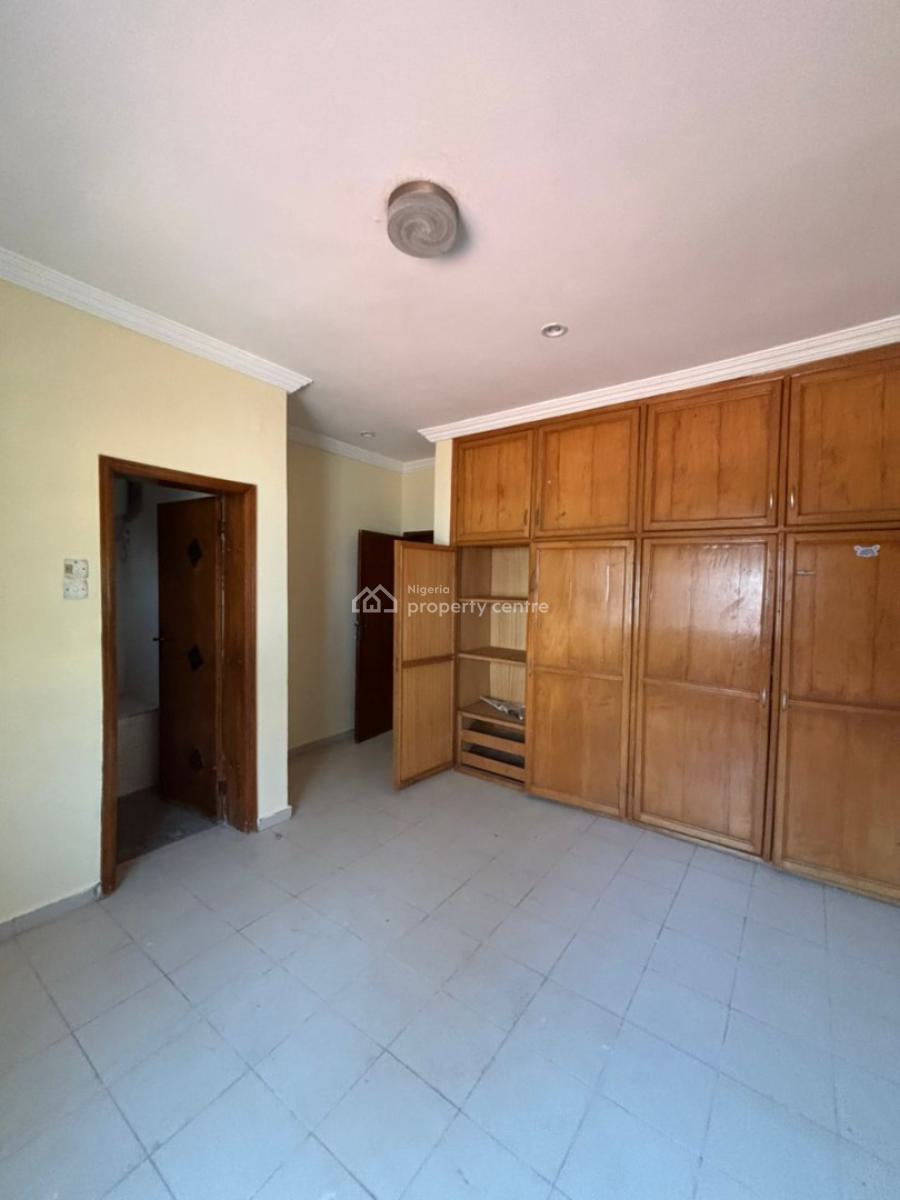 Well-maintained 4-bedroom Duplex with a Massive Compound, Lekki Phase 1, Lekki, Lagos, House for Rent