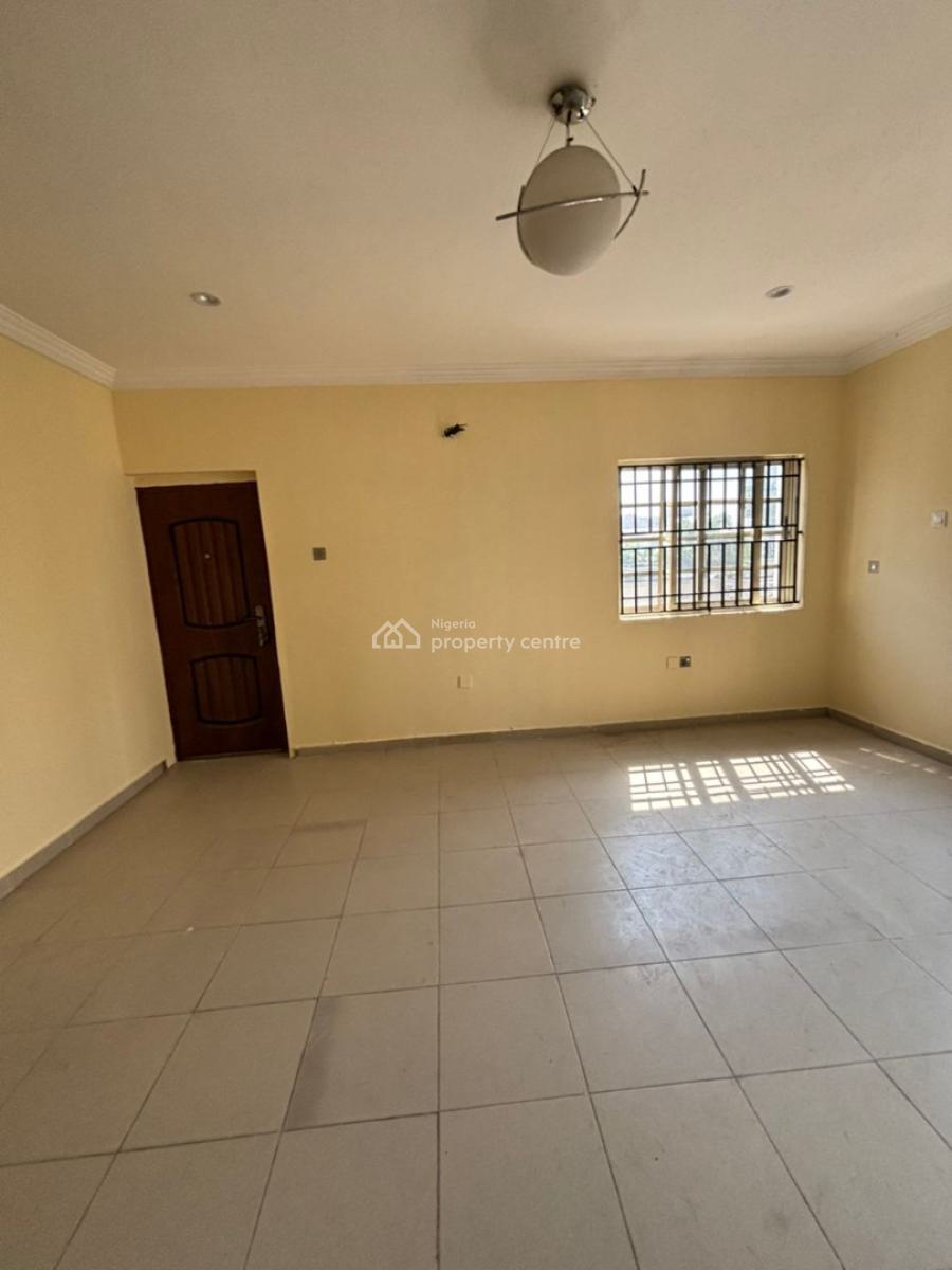 Well-maintained 4-bedroom Duplex with a Massive Compound, Lekki Phase 1, Lekki, Lagos, House for Rent